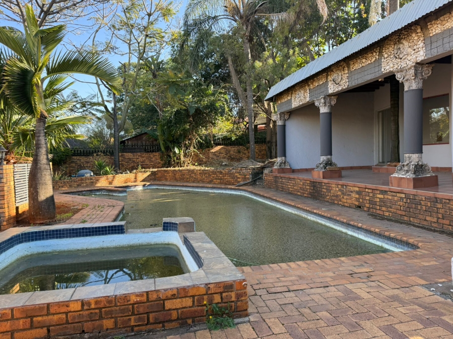6 Bedroom Property for Sale in Safari Gardens North West